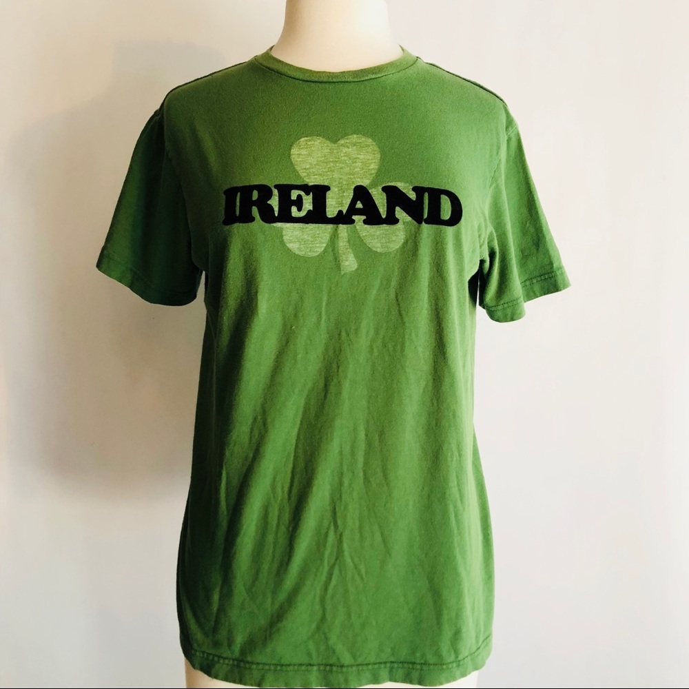 IRELAND Old Navy Vintage Fit Tee S 🍀